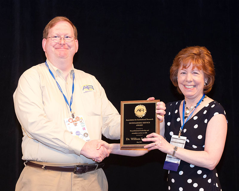 Bill Knight receives AIR Outstanding Service Award